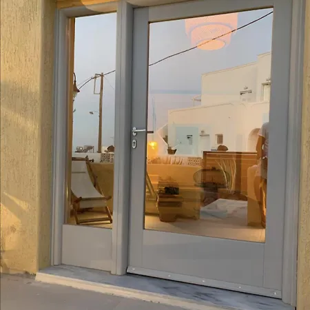 Rembelos Santorini Perissa (Santorini)