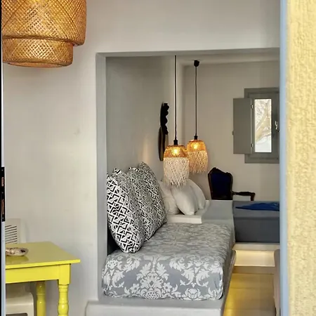 Rembelos Santorini Apartment