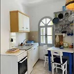 Διαμέρισμα Rembelos Santorini *