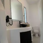 Rembelos Santorini