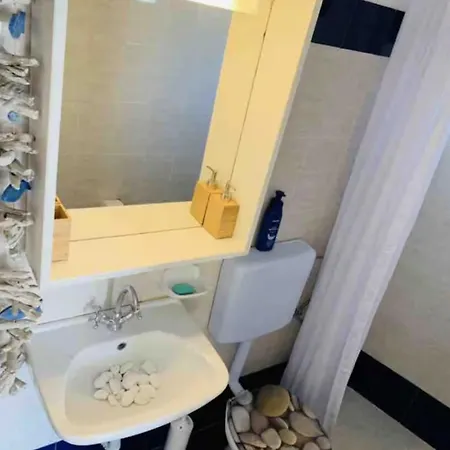 Rembelos Santorini Apartment