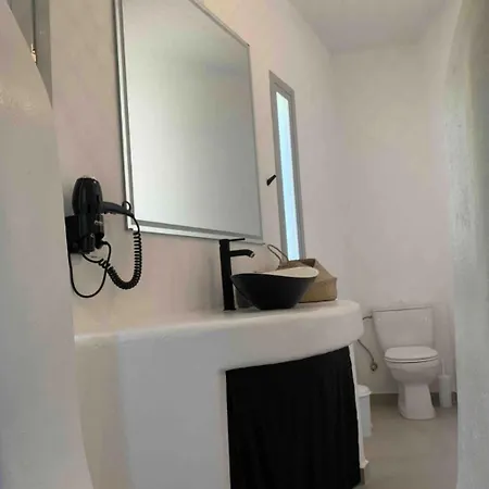 Rembelos Santorini