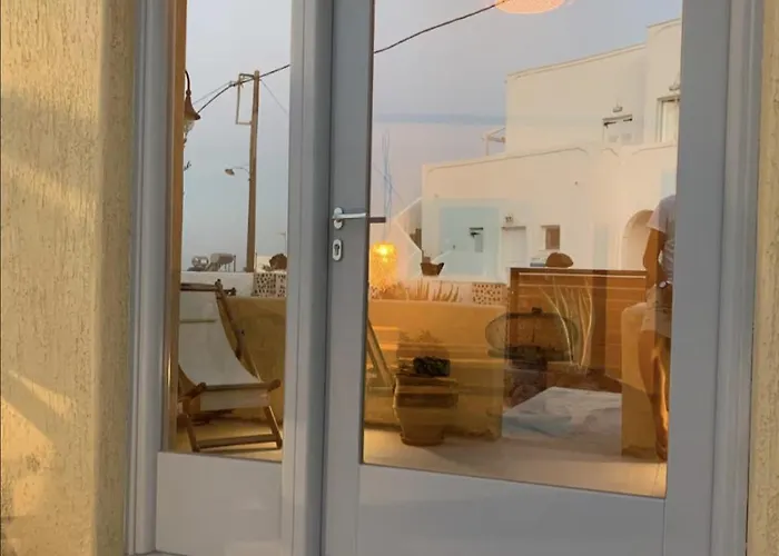 Rembelos Santorini Períssa