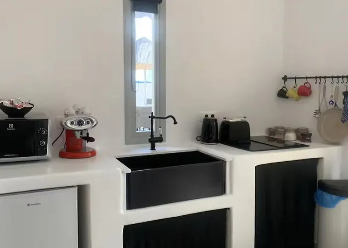 Rembelos Santorini Períssa