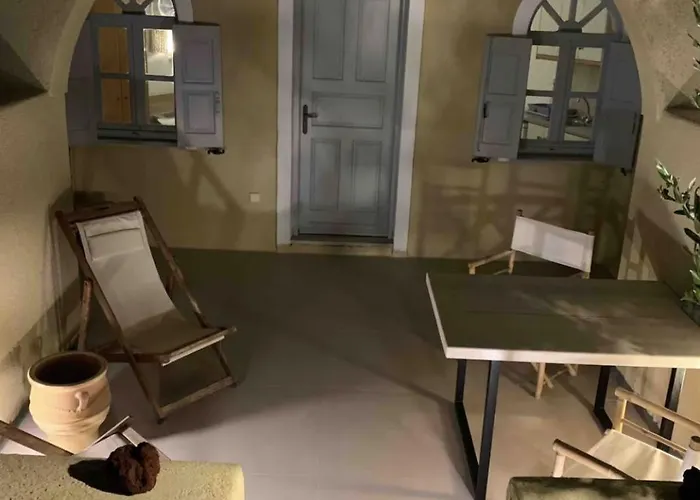 Rembelos Santorini Apartment *